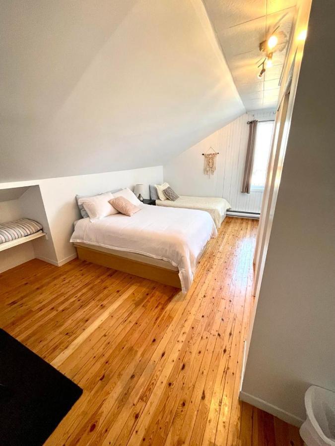 Les Appartements Du Vieil Edifice Metabetchouan-Lac-a-la-Croix Экстерьер фото